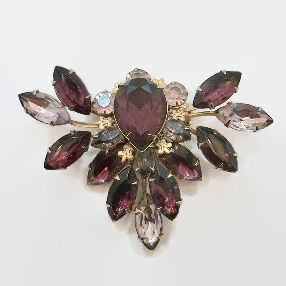 Rhinestone Brooch, Purple, Pink, Fleur-De-Lis, Vintage, Gold Tone, Riveted - Picture 1 of 4